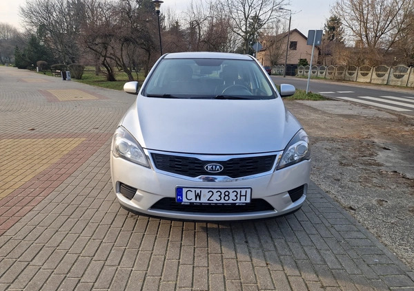 Kia Ceed cena 19900 przebieg: 187000, rok produkcji 2010 z Frombork małe 172